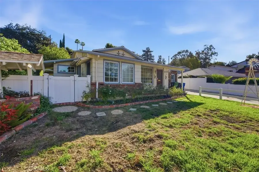 22050 Independencia Street, Woodland Hills, CA 91364 - Image #2