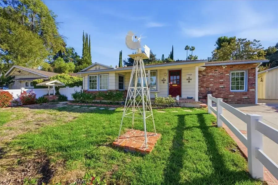 22050 Independencia Street, Woodland Hills, CA 91364 - Image #3