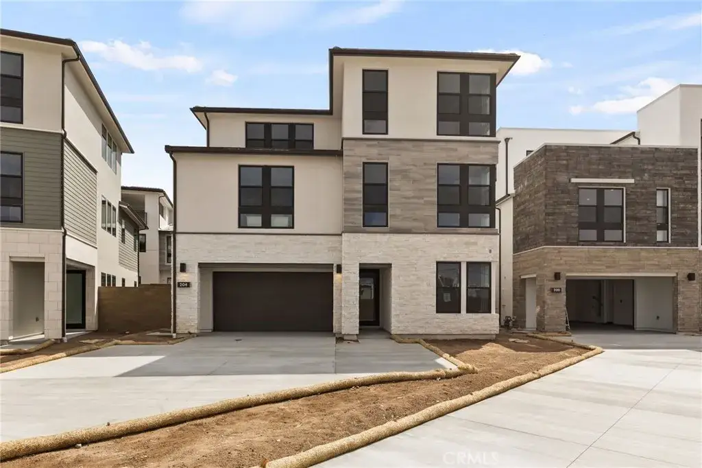 204 Stage, Irvine, CA 92618 - Image #1