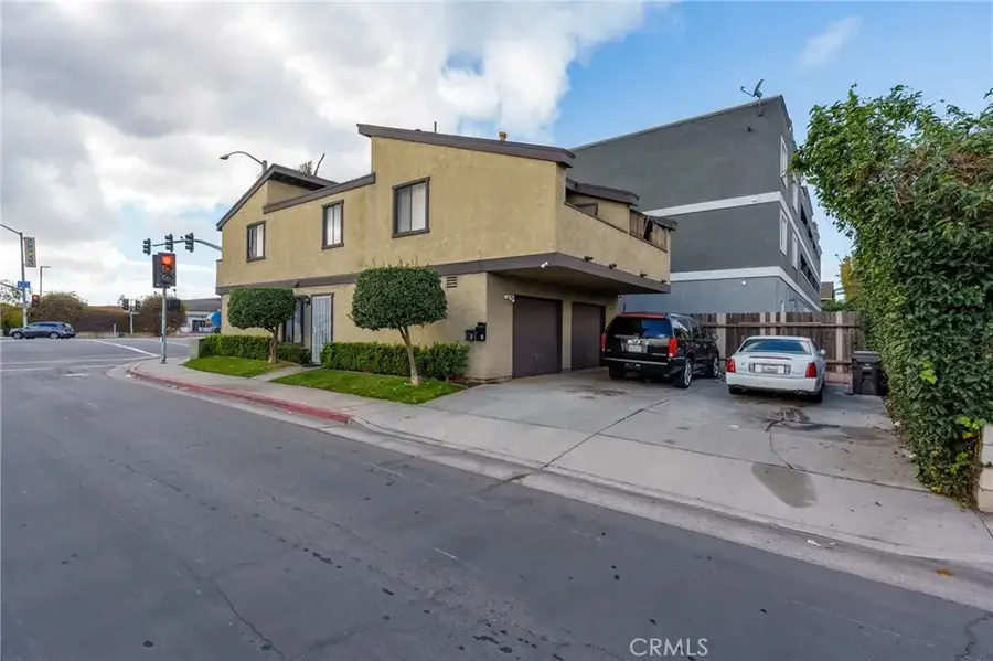7611 Warner Avenue, Huntington Beach, CA 92647 - Image #2