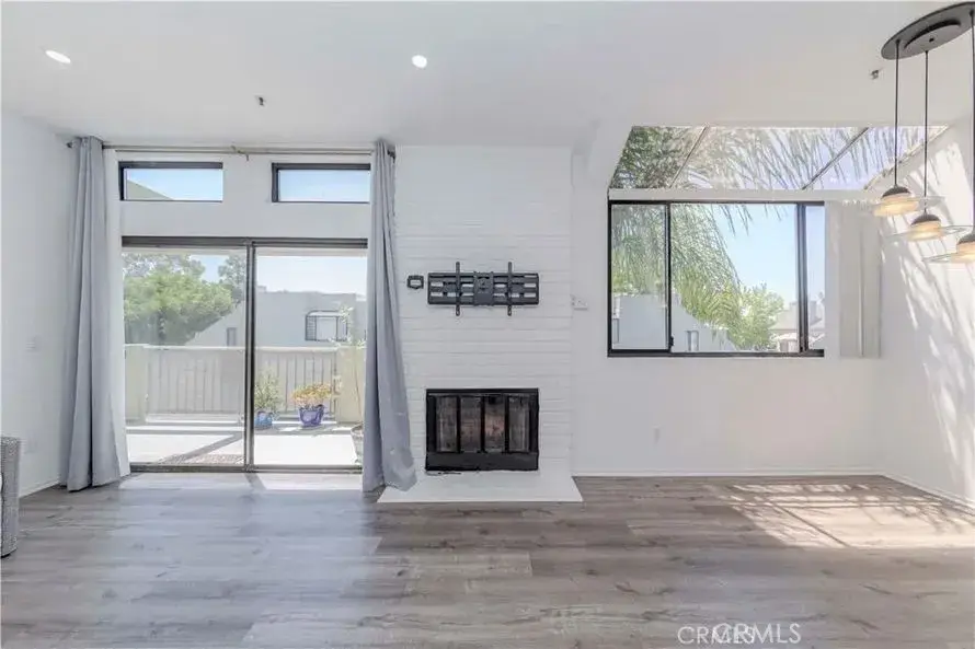 17722 Sergio Cir #203, Huntington Beach, CA 92647 - Image #3