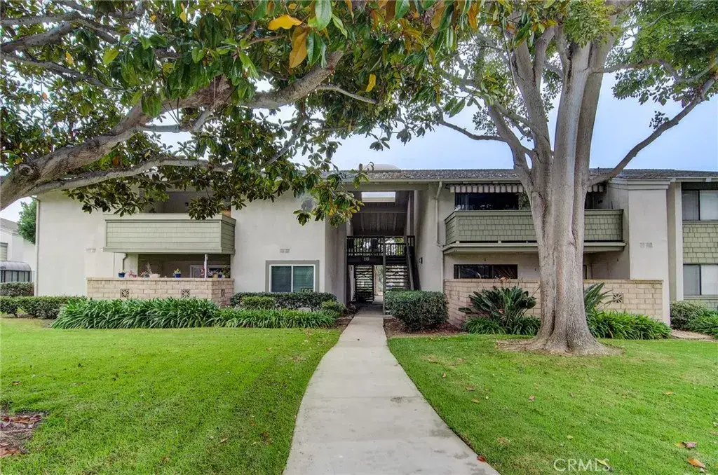 8633 Portola Court #16H, Huntington Beach, CA 92646 - Image #1