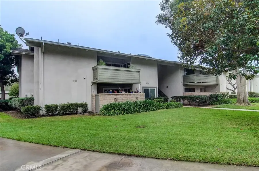 8633 Portola Court #16H, Huntington Beach, CA 92646 - Image #2