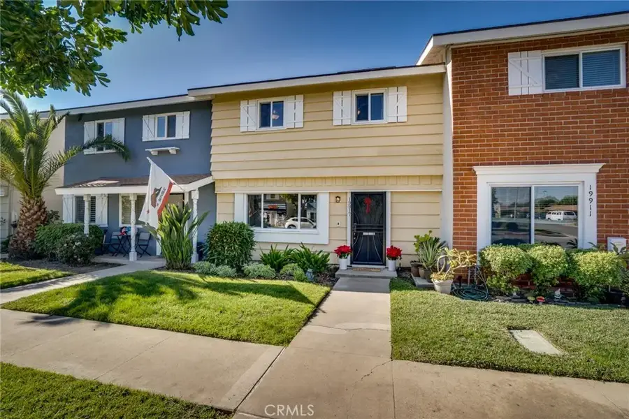 19917 Piccadilly, Huntington Beach, CA 92646 - Image #2