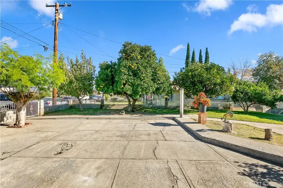 231 W 24th Street, San Bernardino, CA 92405 - Image #3