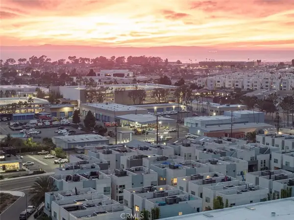 1532 Maxwell Way, Costa Mesa, CA 92627