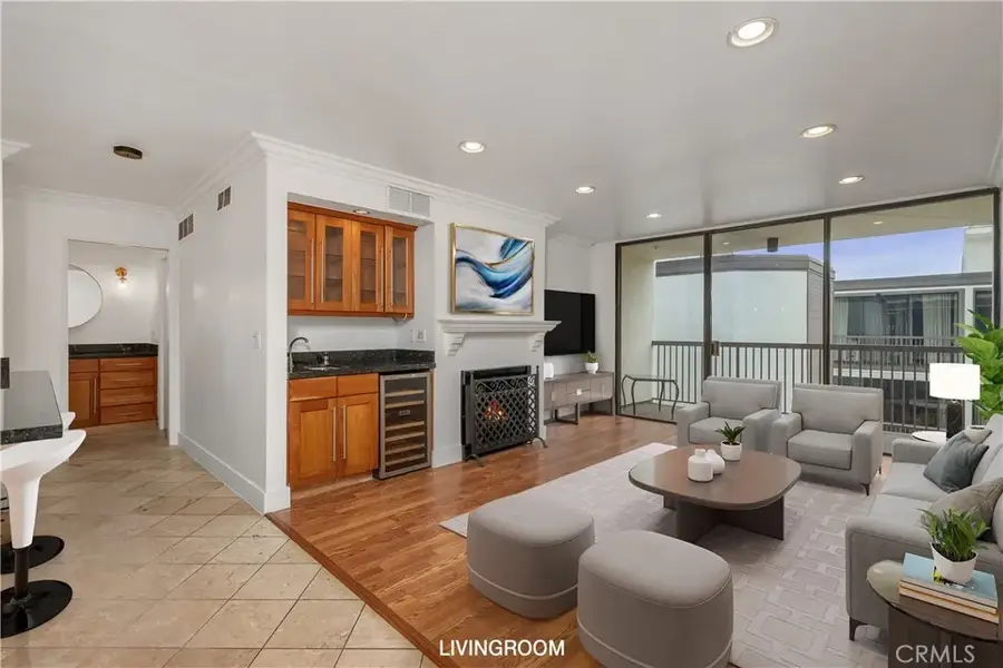 911 N Kings Road #319, West Hollywood, CA 90069 - Image #2