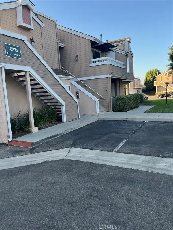 10372 W Briar Oaks, Stanton, CA 90680