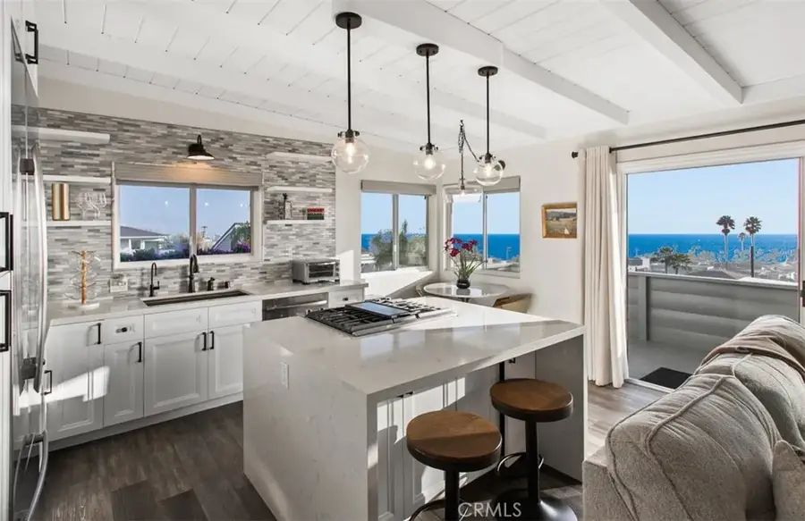 284 Chiquita, Laguna Beach, CA 92651 - Image #3