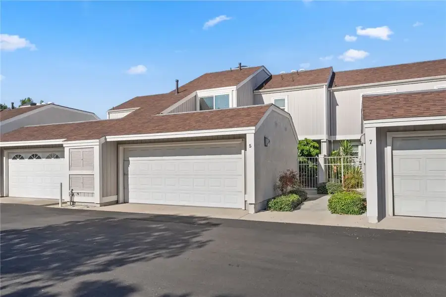 5 Robin Hill Ln, Laguna Hills, CA 92653 - Image #3