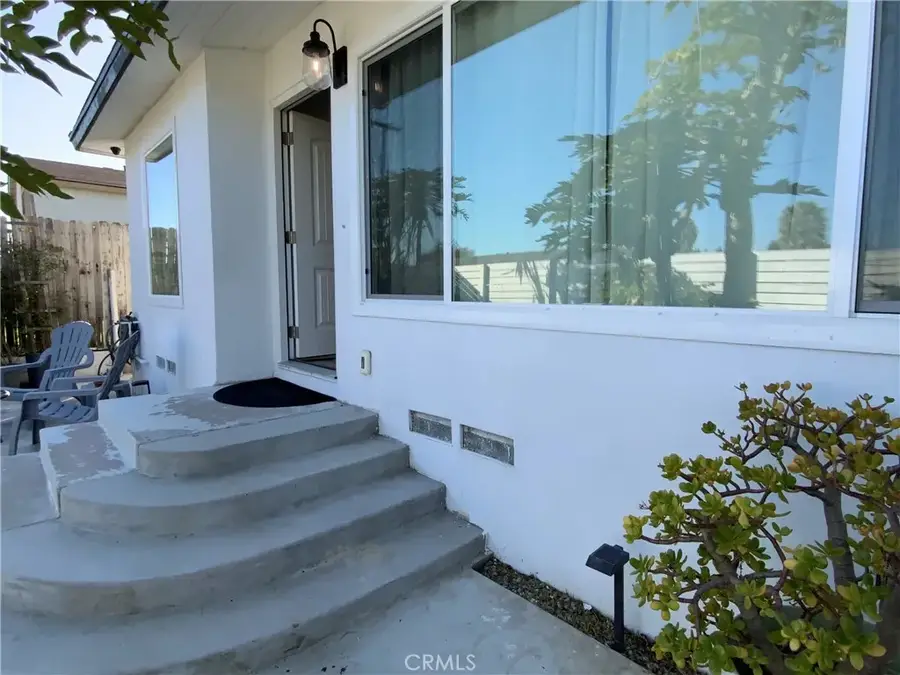 17091 B Lane, Huntington Beach, CA 92647 - Image #2