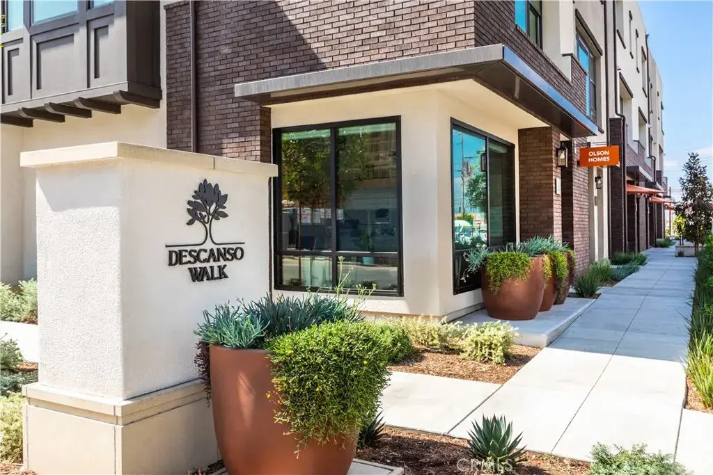 1050 Foothill Boulevard, Claremont, CA 91711 - #1