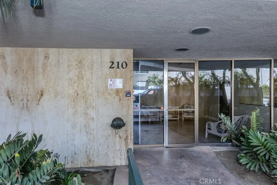210 Grand #201, Long Beach, CA 90803 - Image #2