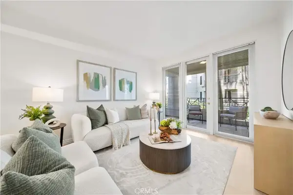 2233 Martin #204, Irvine, CA 92612