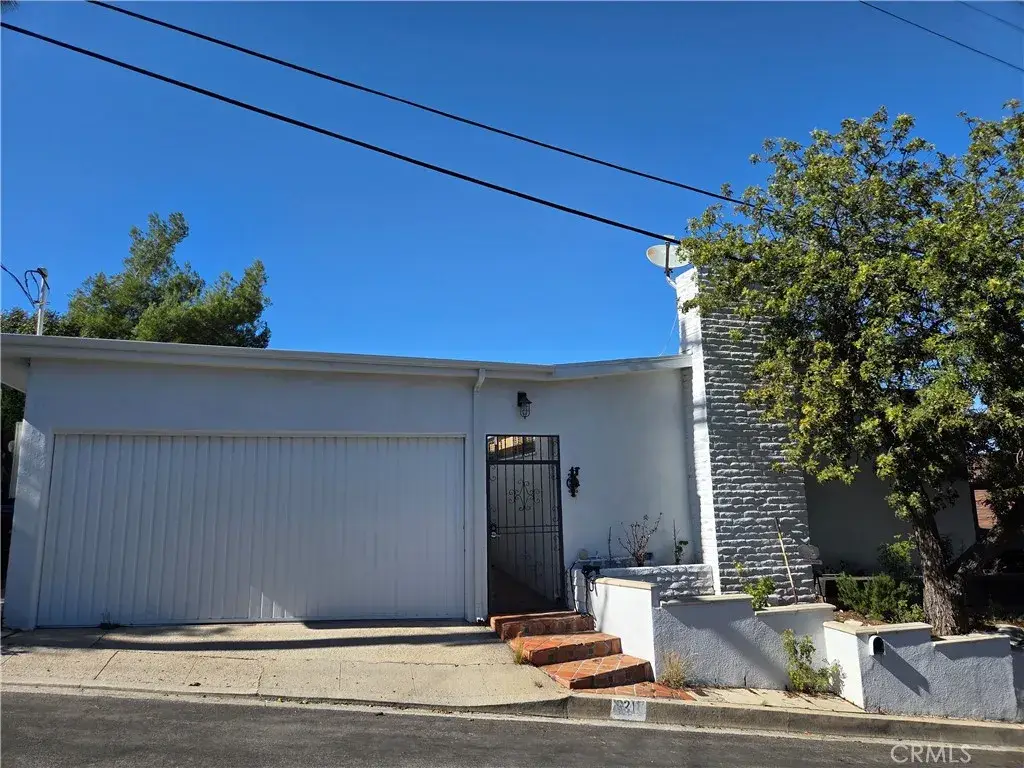 2211 Ridgemont, Los Angeles, CA 90046 - Image #1