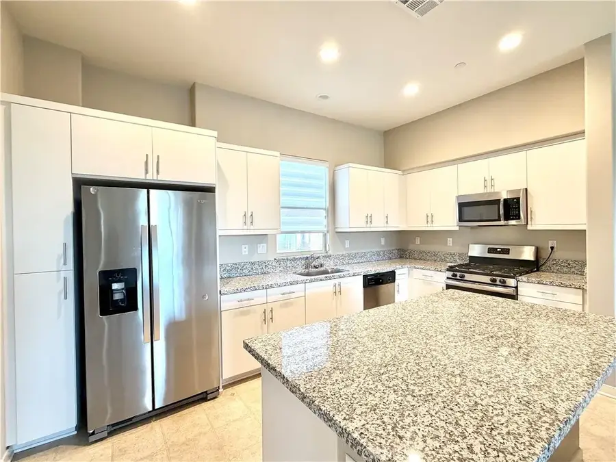 718 Central Avenue, Upland, CA 91786 - Image #2