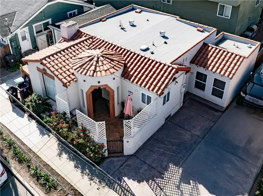 1011 Bennett Ave, Long Beach, CA 90804 - #2