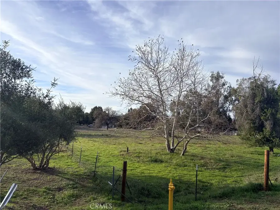 33 Rodeo Rd, Lake Elsinore, CA 92530 - Image #3