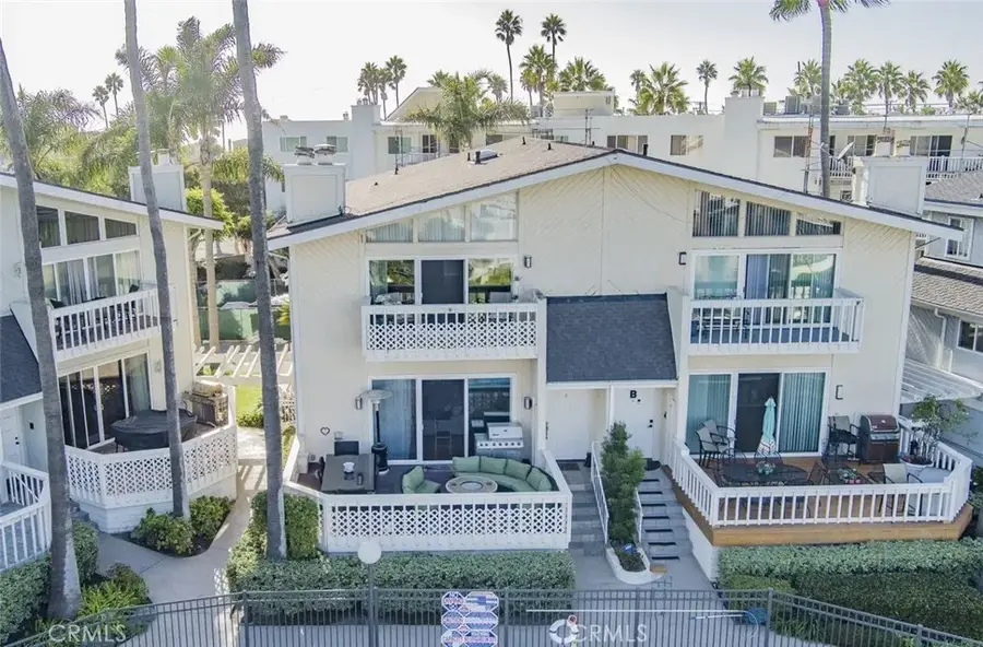 16276 Pacific Circle, Huntington Beach, CA 92649 - Image #3