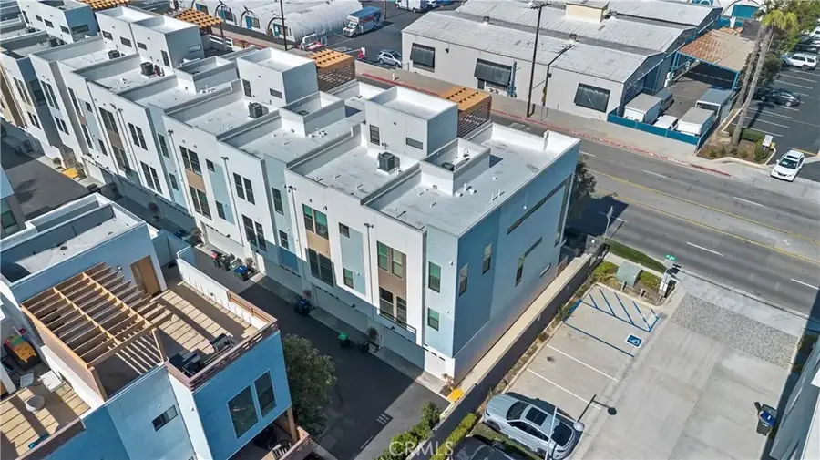 645 W 17th Street, Costa Mesa, CA 92627 - Image #2