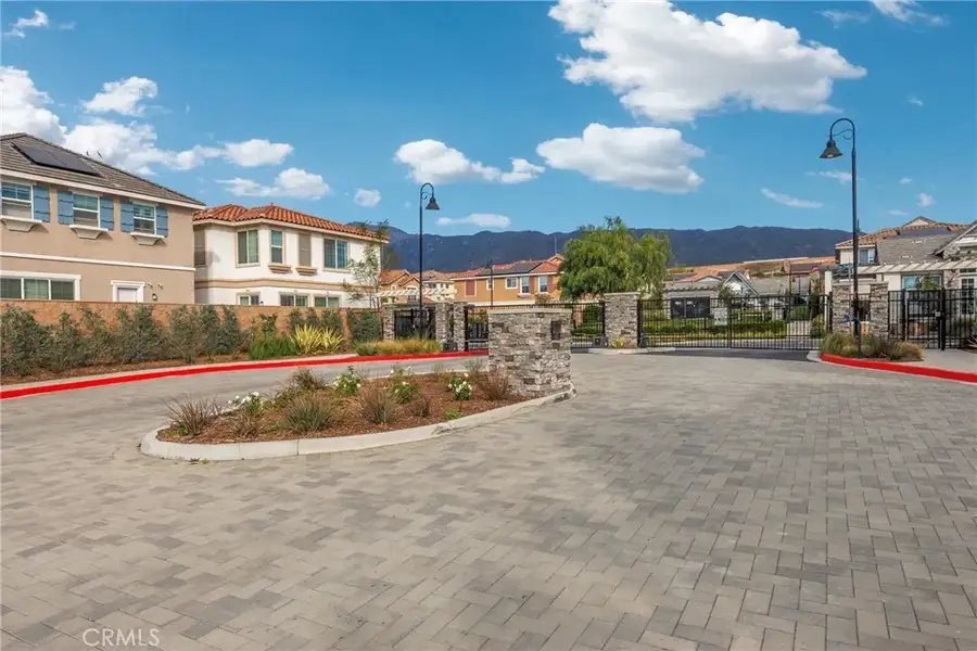 15280 Horizon St #6, Fontana, CA 92336 - Image #2