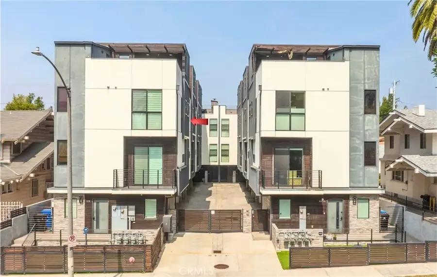 113 N Manhattan Place, Los Angeles, CA 90004 - #3