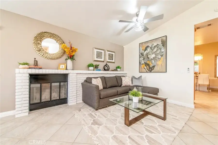 10042 Palo Alto St., Rancho Cucamonga, CA 91730 - #3