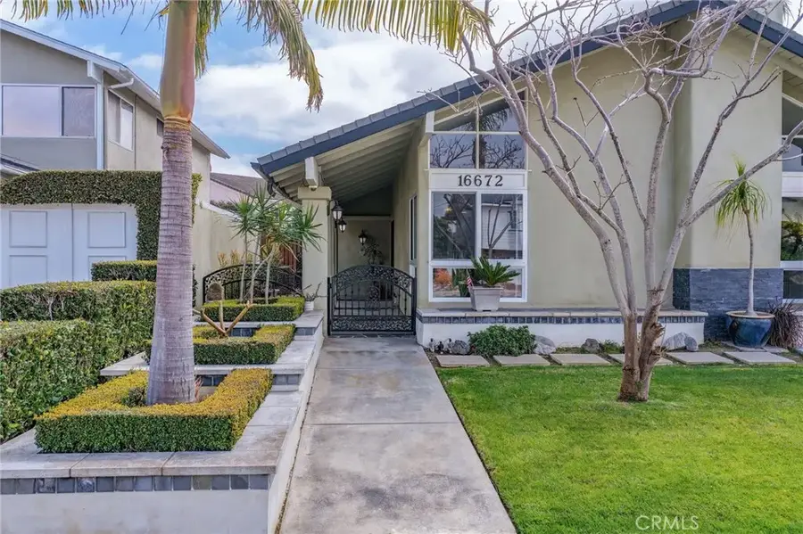 16672 Bolero Ln, Huntington Beach, CA 92649 - #2