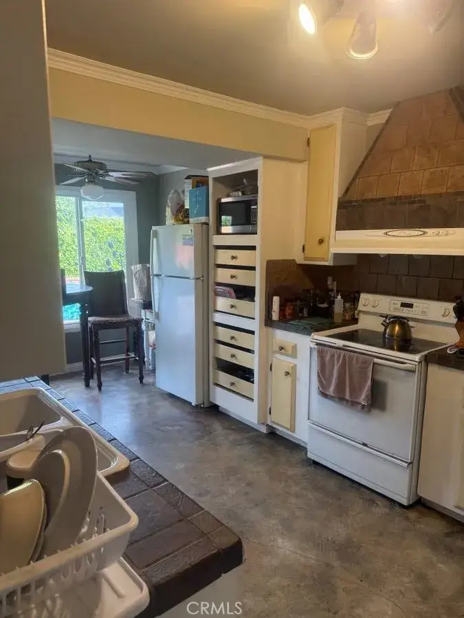 2401 E Avalon, Santa Ana, CA 92705 - #3