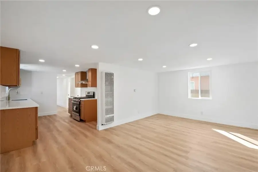 8330 Elburg, Paramount, CA 90723 - #3