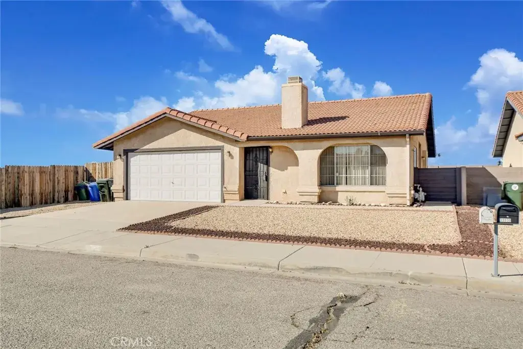 15920 Foxwood, Victorville, CA 92395 - #1