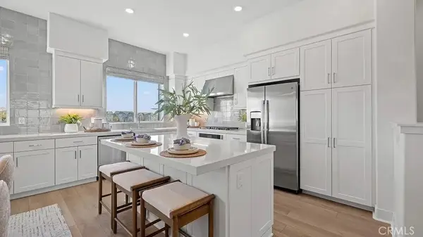 832 Sonia, Irvine, CA 92618