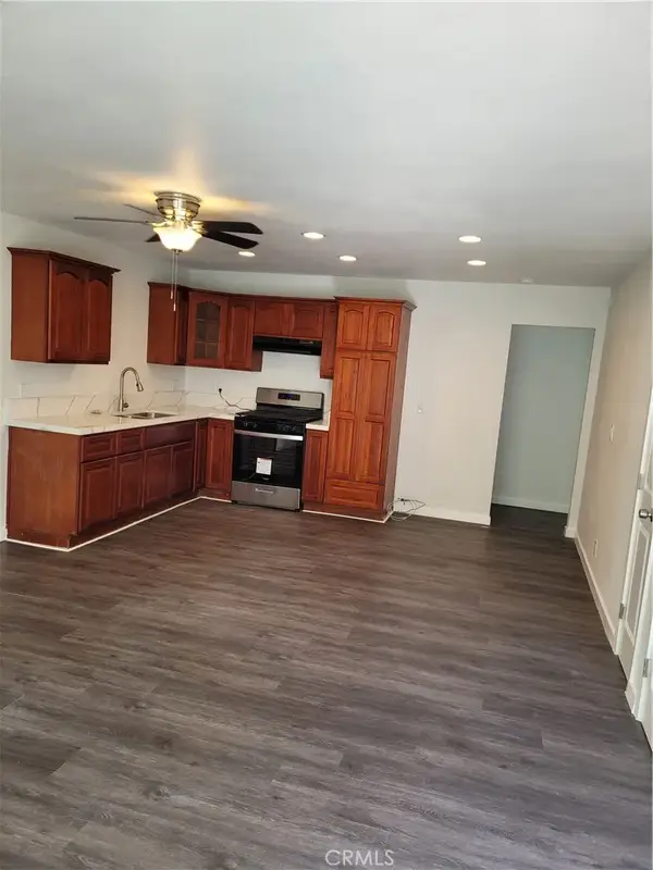 1034 El Camino Drive, Costa Mesa, CA 92626