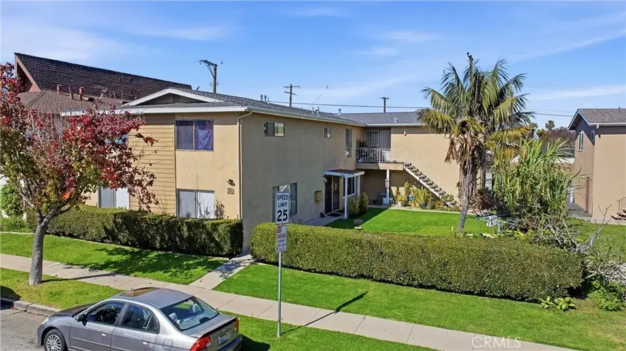 998 Mission, Costa Mesa, CA 92626 - #2