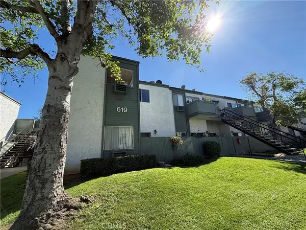 619 N Bristol #23, Santa Ana, CA 92703