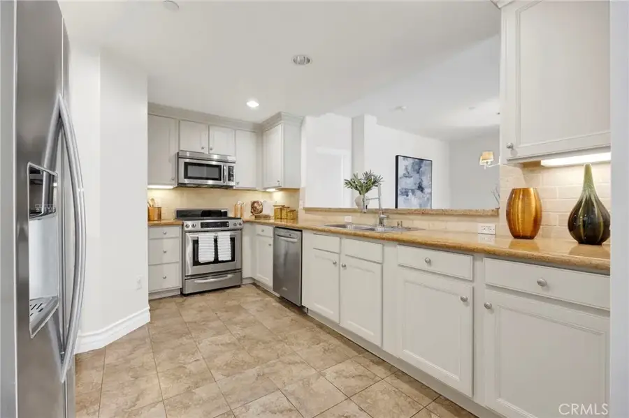 1726 S Bentley Avenue #403, Los Angeles, CA 90025 - #3