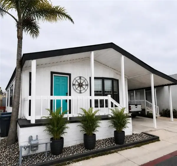 21851 Newland #204, Huntington Beach, CA 92646