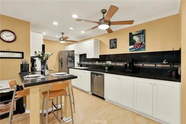 552 N Bellflower #303, Long Beach, CA 90814