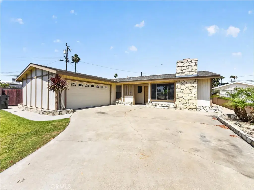 6951 Lenis, Huntington Beach, CA 92647 - #1
