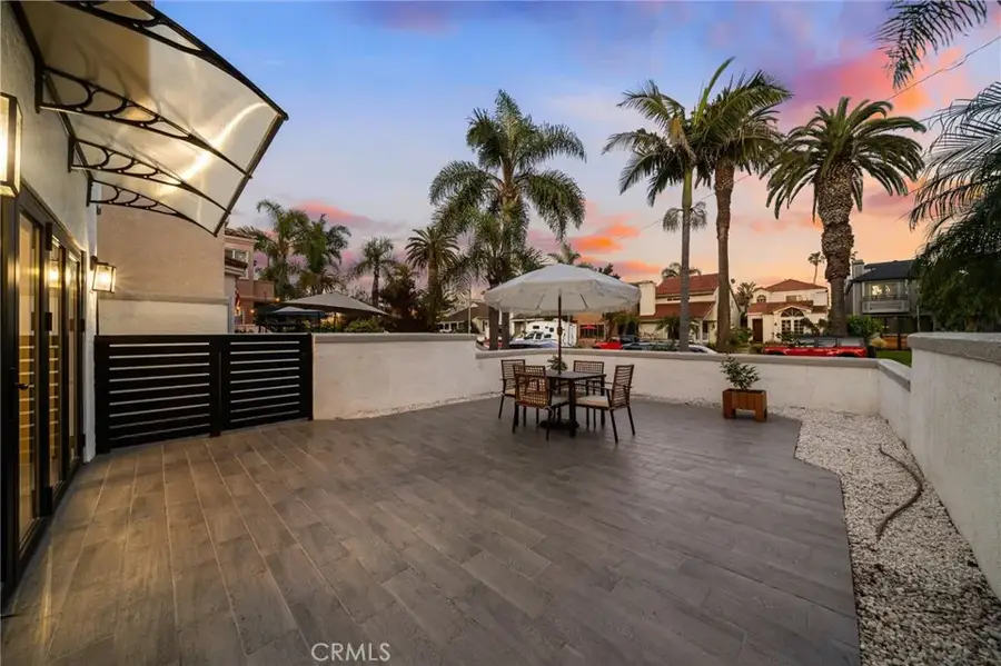 511 9th, Huntington Beach, CA 92648 - #3