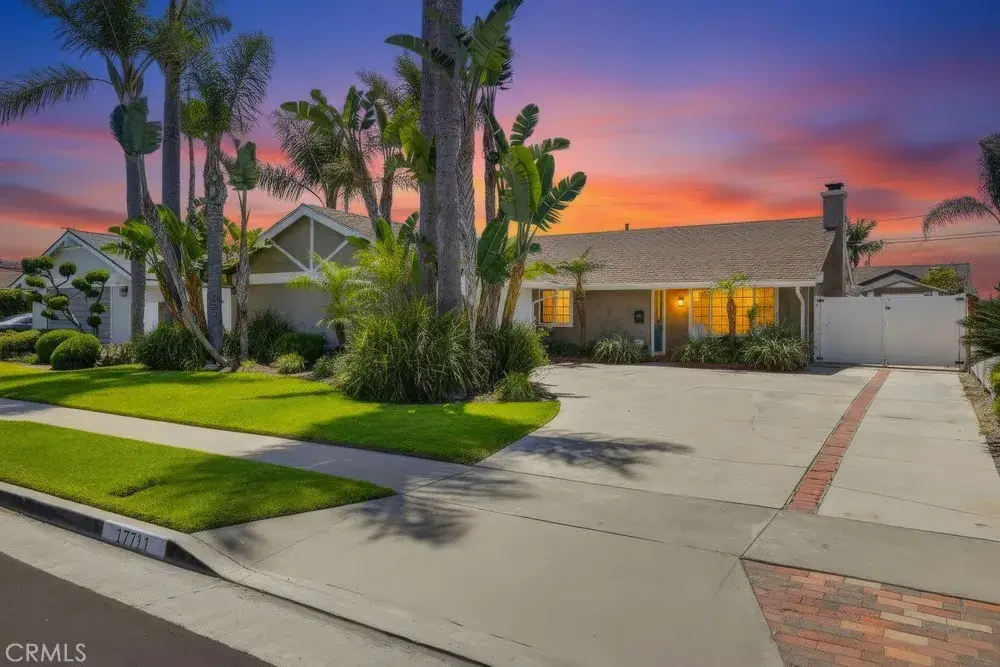 17711 Edwards, Huntington Beach, CA 92647 - #1