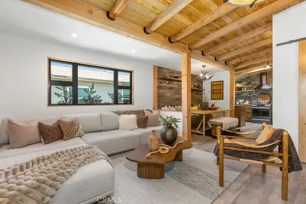 252 Walnut, Costa Mesa, CA 92627