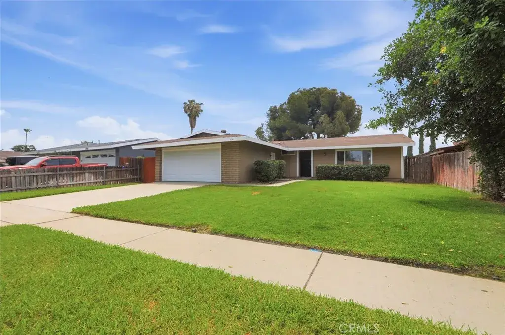 2141 E Bessant, San Bernardino, CA 92404 - #1