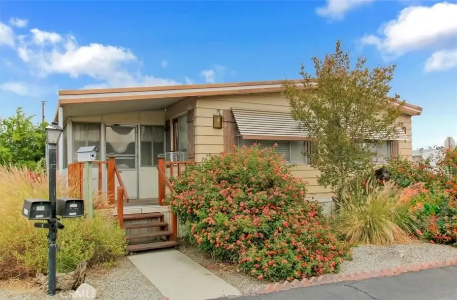 332 N. Lyon, Hemet, CA 92543 - #2