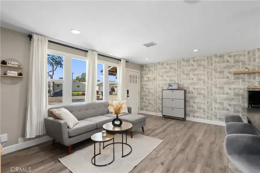 1909 W Walnut Avenue, Fullerton, CA 92833 - #3