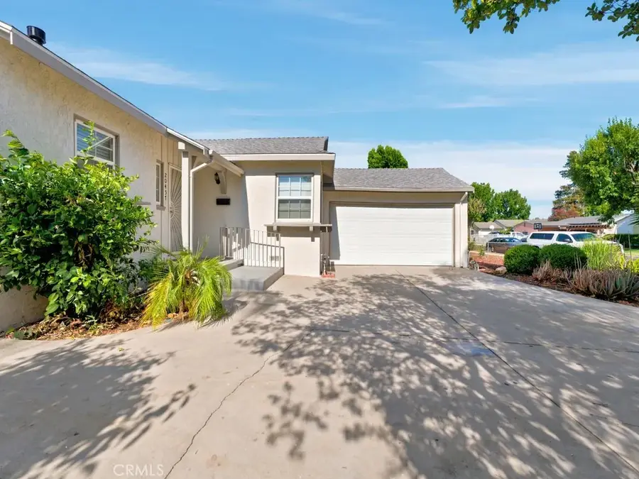 20457 Schoolcraft Street, Winnetka, CA 91306 - #3