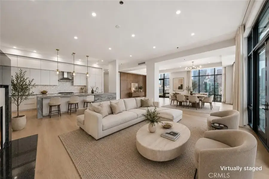 1111 S Grand Avenue #PH 5, Los Angeles, CA 90015 - #2