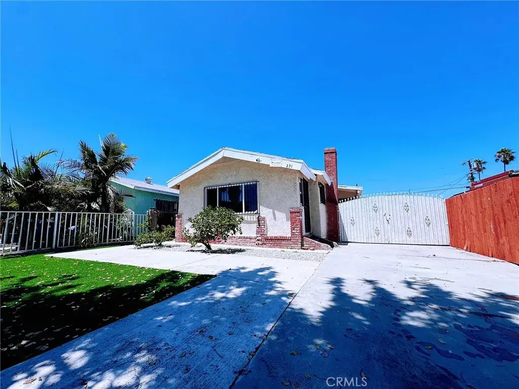 231 E 105th Street, Los Angeles, CA 90003 - #1