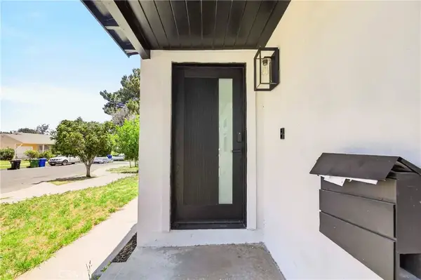 7117 Natick, Van Nuys, CA 91405