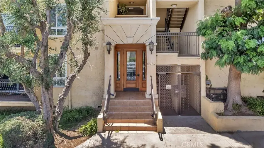 5257 Radford Avenue #208, Valley Village, CA 91607 - #2